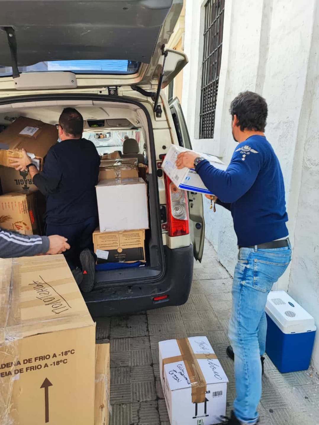 Local hero sets off to delivery critical medical supplies to Ukraine and bring back seven refugees