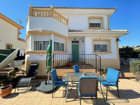 3 bedroom Villa for sale in Fortuna - € 147