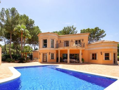 4 bedroom Villa for sale in Sol de Mallorca with pool garage - € 3