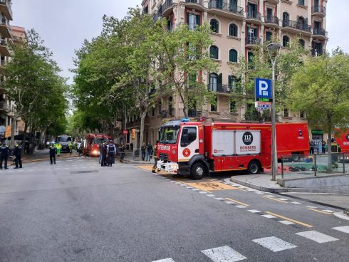 fire at carrer Valencia in Barcelona Photo: Bcn bomberos