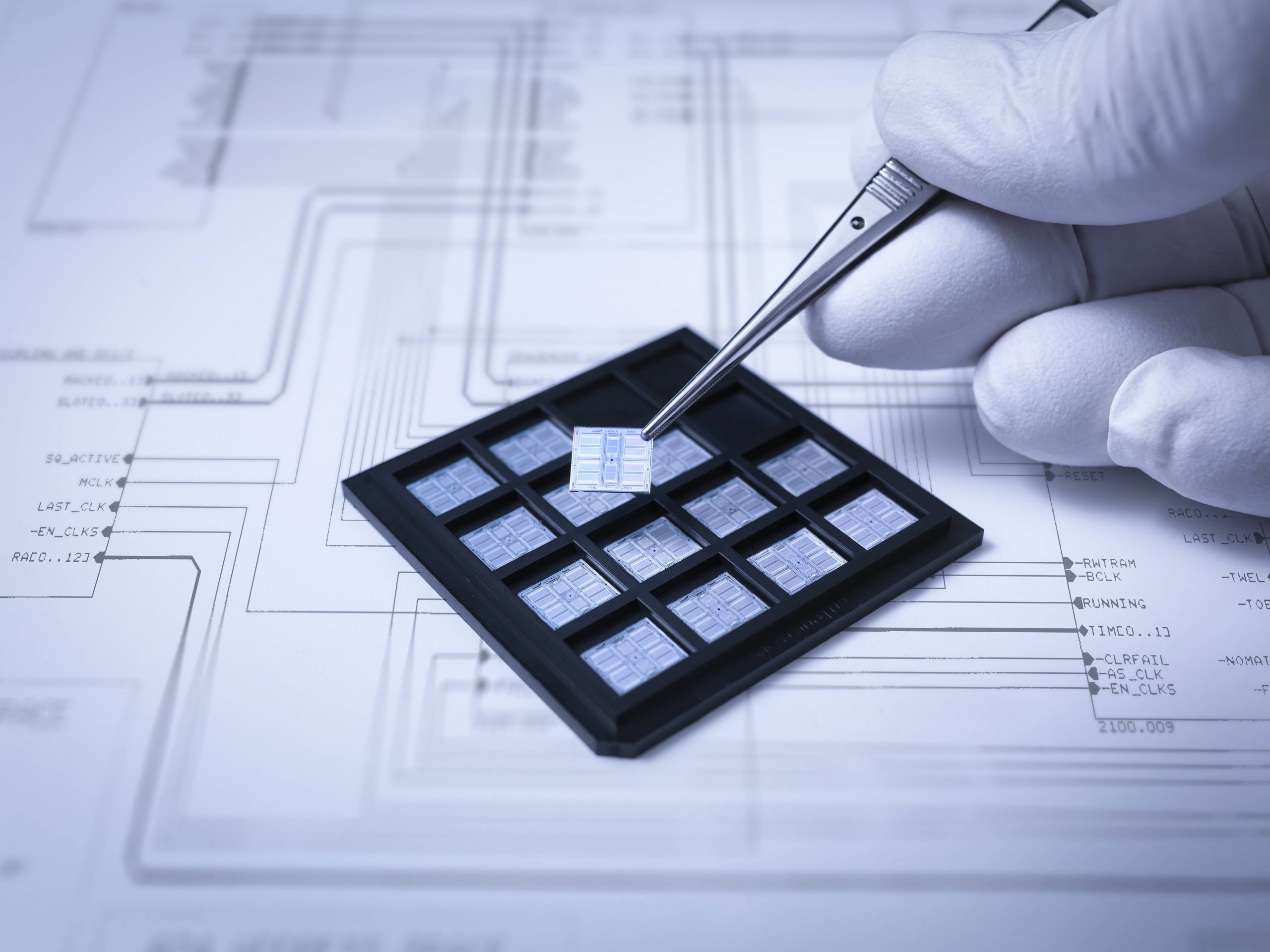 Pedro Sanchez announces €11 billion investment for Spain's microchip and semiconductor sector