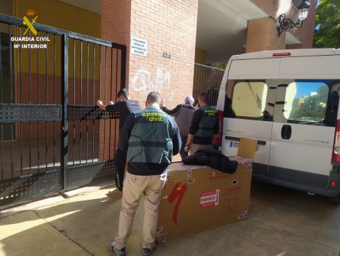 Personal Details Hijacked Via Internet Fraud To Open Bank Accounts And Buy Online Goods In Spain's Valencia Area