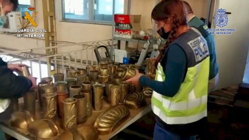 Thief Steals €20,000 Of Brass Ornaments From Cemeteries But Sells Them For Virtually Nothing In Spain's Alicante Area