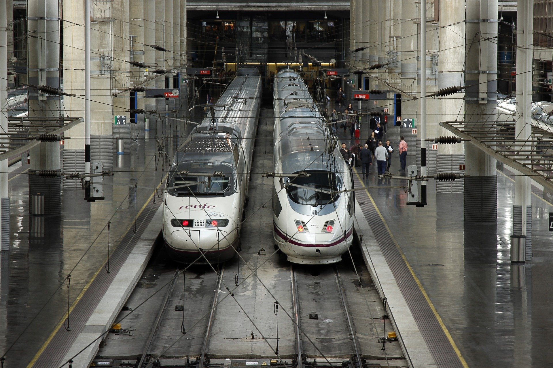 Station with Ave trains