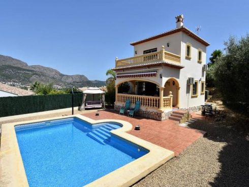 3 bedroom Villa for sale in Orba - € 325