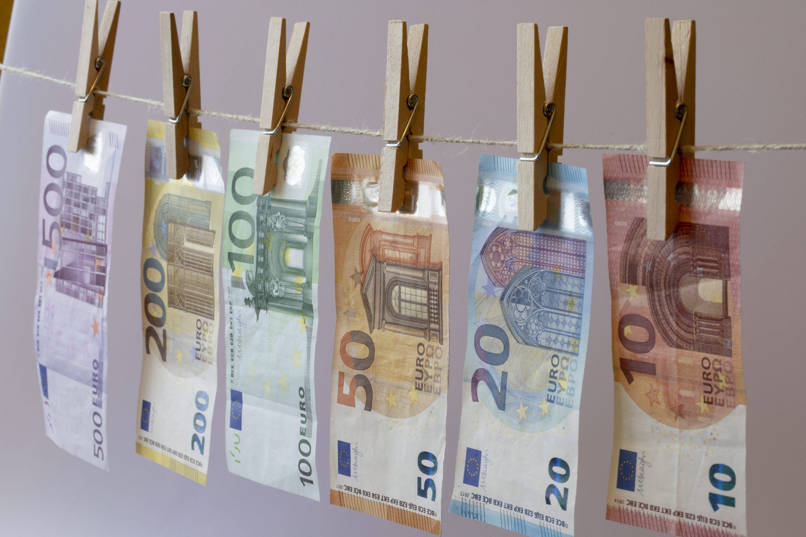 Five arrested in Malaga, Cadiz and Ceuta in an operation against money laundering from drug trafficking in Spain