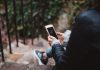 “This has to stop” – mother delivers petition to Congress with 63,000 signatures demanding total ban of mobile phones for teenagers Text mobile phone Chad Madden / Unsplash