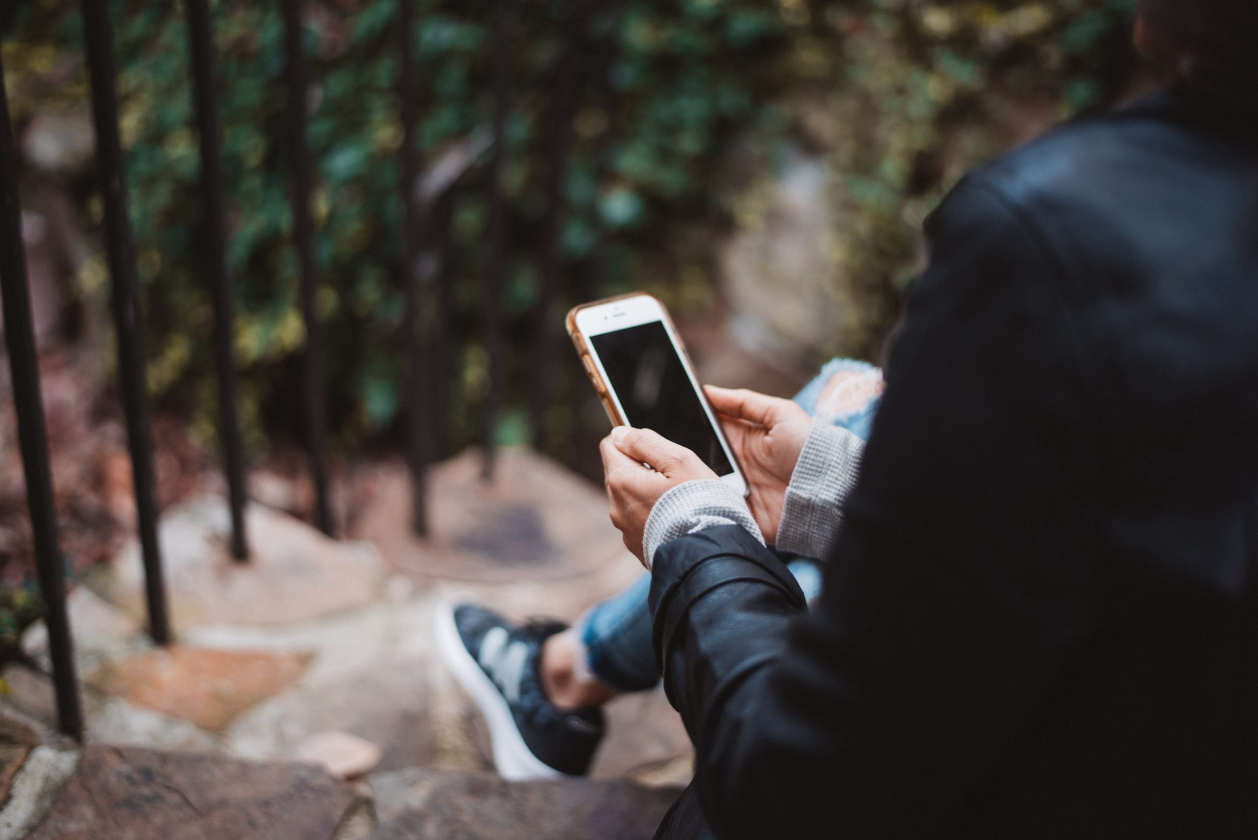 Text mobile phone Chad Madden / Unsplash