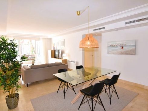 2 bedroom Apartment for sale in Marbella - € 449