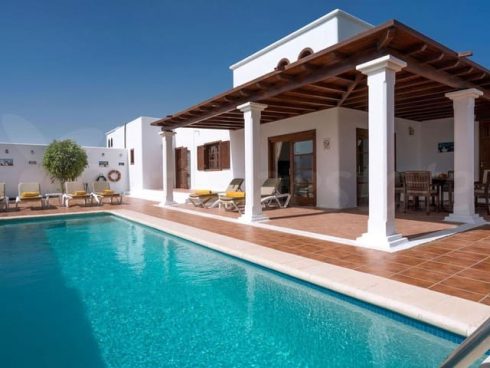 3 bedroom Villa for sale in Playa Blanca - € 385