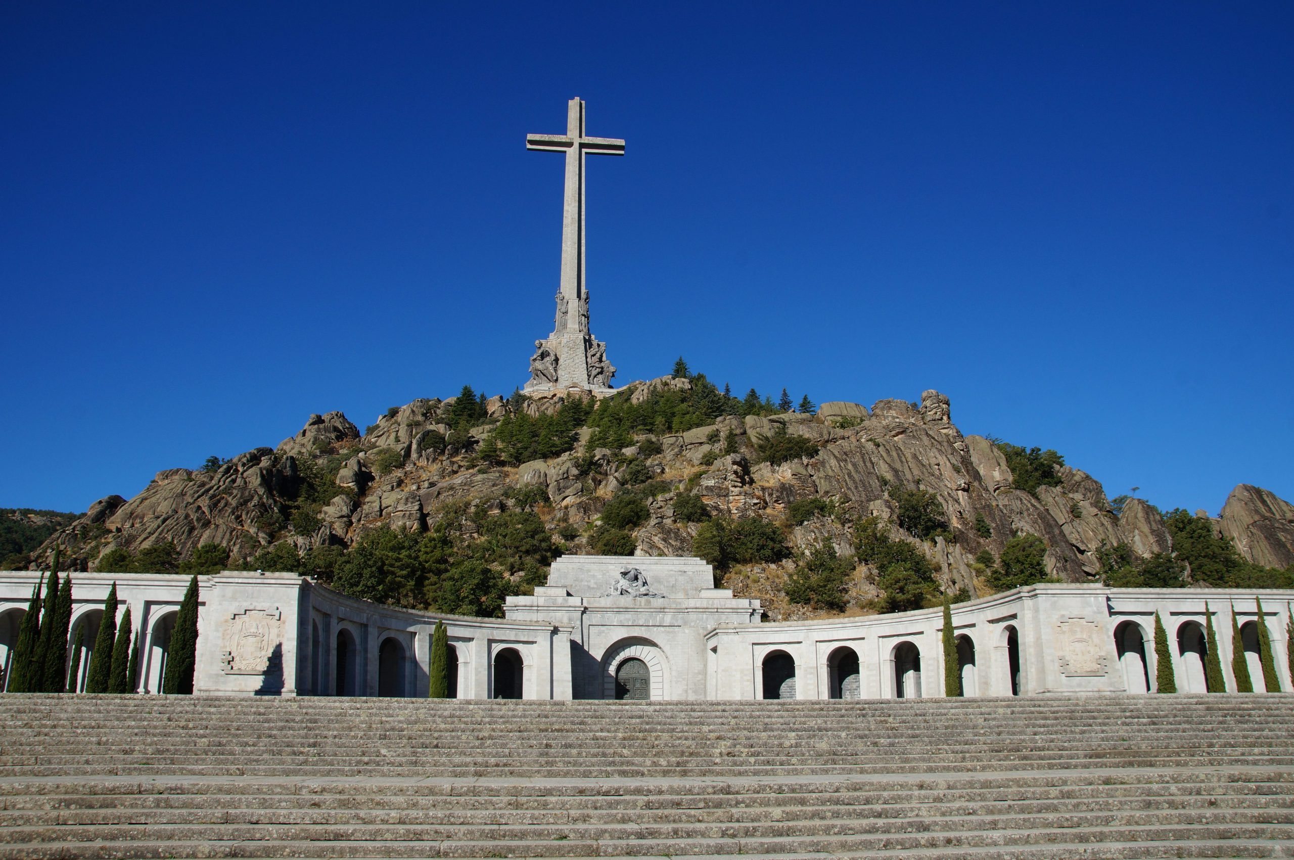 Army captain in Spain faces sack for ordering soldiers to kneel of front of General Franco mausoleum