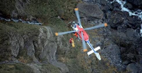helicopter mountain rescue basque country Ertzaintza