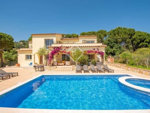 4 bedroom Villa for sale in Calonge i Sant Antoni - € 550