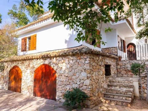 5 bedroom Villa for sale in Naquera - € 420