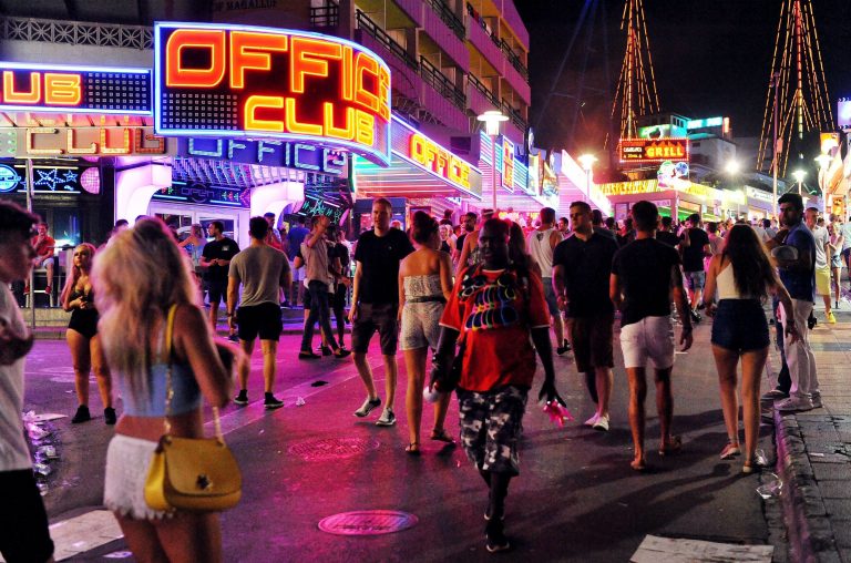 Spains Tourism Rules Changed Bookingcom Removes 4000 Listings - ebjtphx