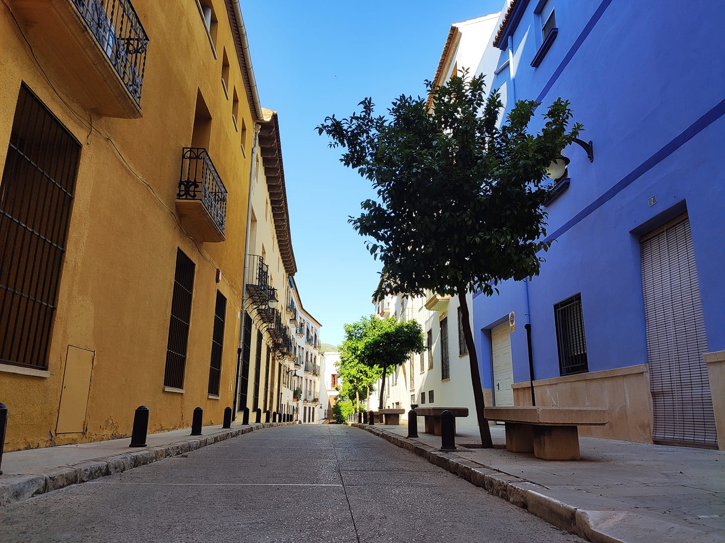 Picturesque Costa Blanca Town Centre In Spain Starts Keeping Cars Out