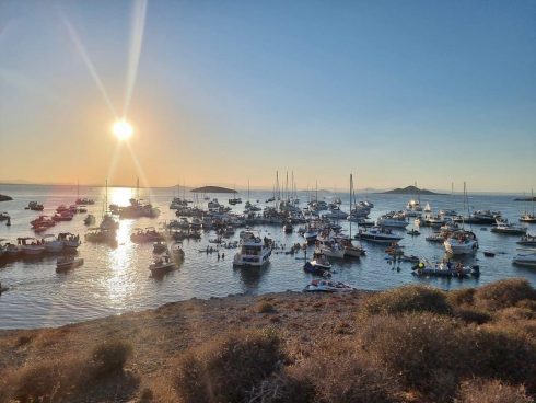 Police Investigate Why Over 100 Boats Took Part In Illegal Party In Environmentally Protected Area Of Mar Menor Lagoon In Spain