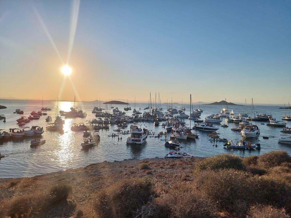 Police Investigate Why Over 100 Boats Took Part In Illegal Party In Environmentally Protected Area Of Mar Menor Lagoon In Spain