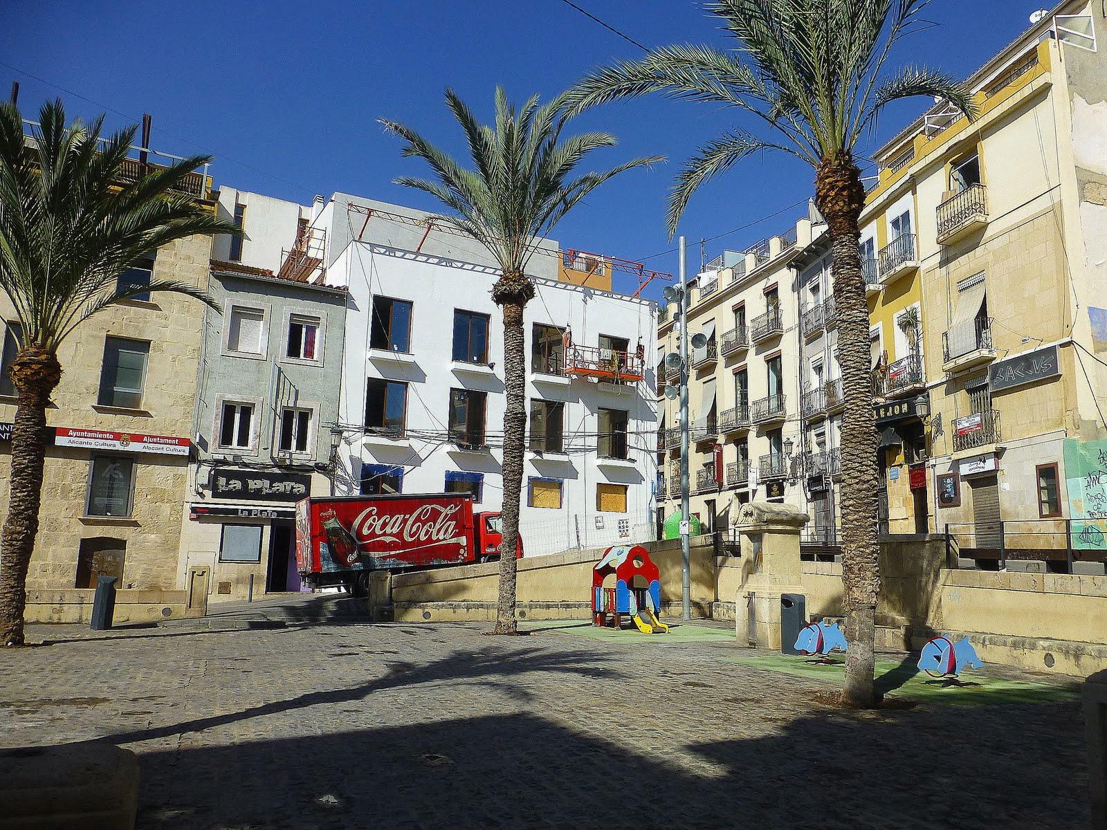 Three Men Use Knife And Terrace Chairs As Street Fight Weapons On Spain's Costa Blanca