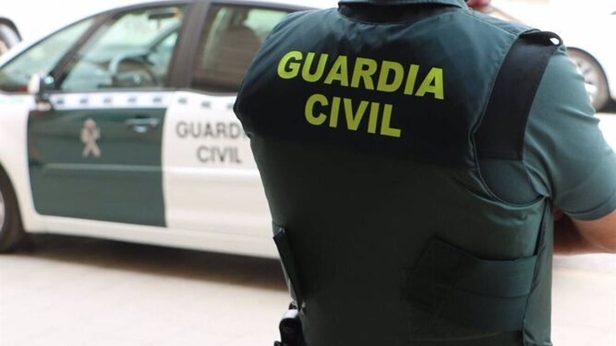 Planes de seguridad privada navideña en Málaga, España con aproximadamente 3.000 agentes de guardia durante el periodo festivo