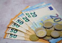 Spain’s inflation rate shows surprise small fall in August Spain's inflation rate shows surprise small fall in August