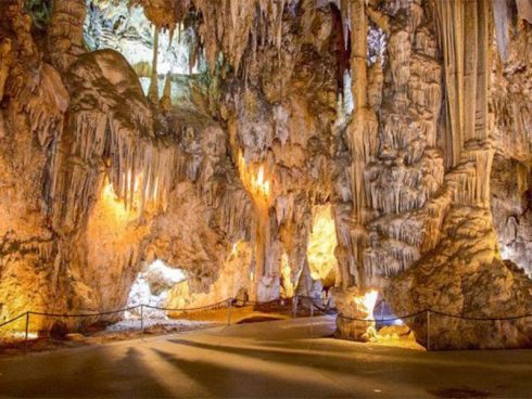 Show Cavern