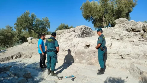 Vigilancia En El Yacimiento De El Higueron 9df0