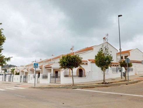 3 bedroom Townhouse for sale in San Miguel de Salinas with pool - € 141