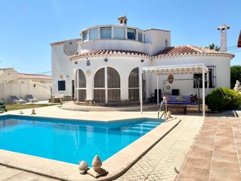3 bedroom Villa for sale in El Chaparral with pool garage – € 289,950