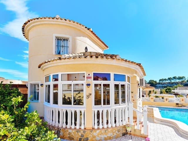 3 bedroom Villa for sale in Pinar de Campoverde with pool - € 245