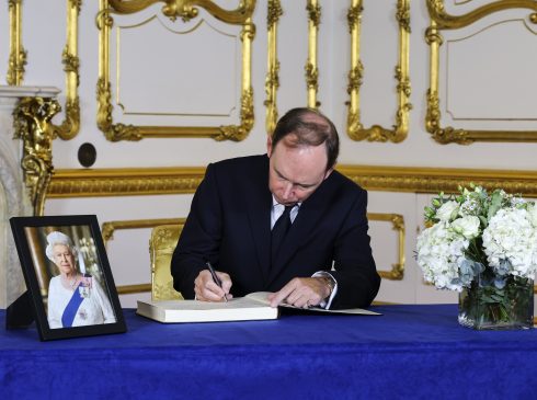 World Leaders Book Of Condolence For Hm The Queen