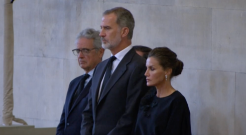 IN PICS: Spain’s Queen Letizia and King Felipe paying tribute to Elizabeth II in London 