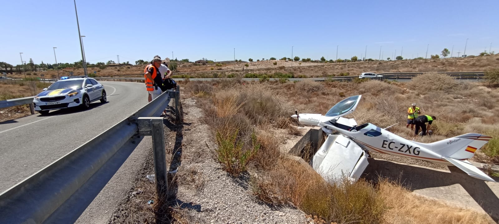 Lucky Escape For Two Men After Plane Crashes Right Next To Costa Blanca Road In Spain