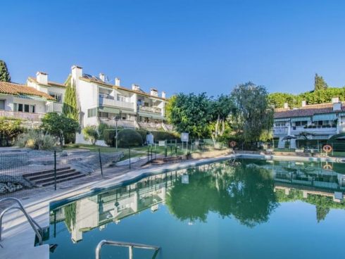 3 bedroom Apartment for sale in Marbella - € 330