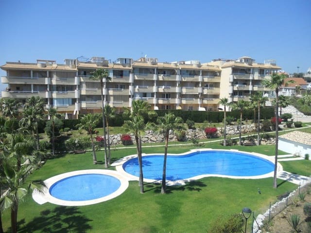 2 bedroom Flat for sale in Fuengirola with pool garage - € 220