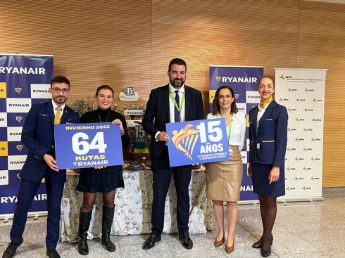 Ryanair unveils new winter routes as it celebrates 15 years of its Costa Blanca airport base in Spain