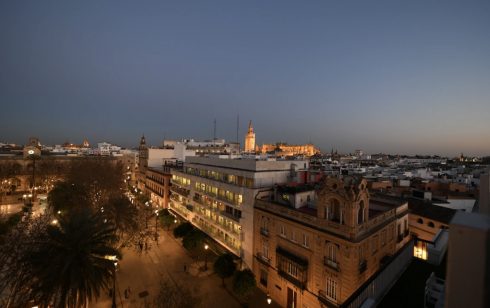 BRIDGING THE POND: A new American financial company launches in Sevilla