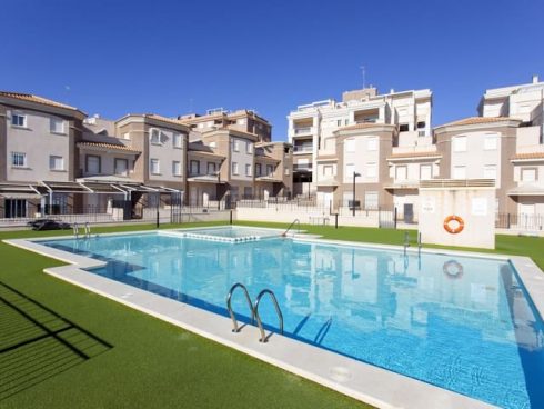 3 bedroom Apartment for sale in Santa Pola with pool - € 242