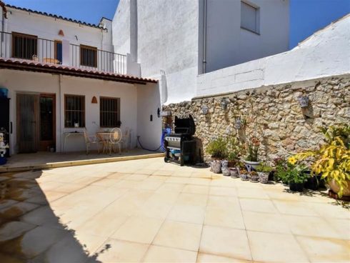 3 bedroom Townhouse for sale in Orba - € 170