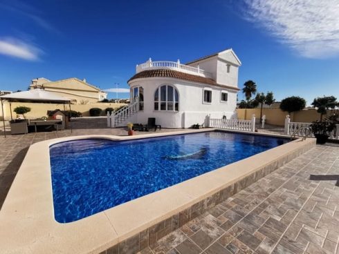 3 bedroom Villa for sale in Camposol with pool - € 239