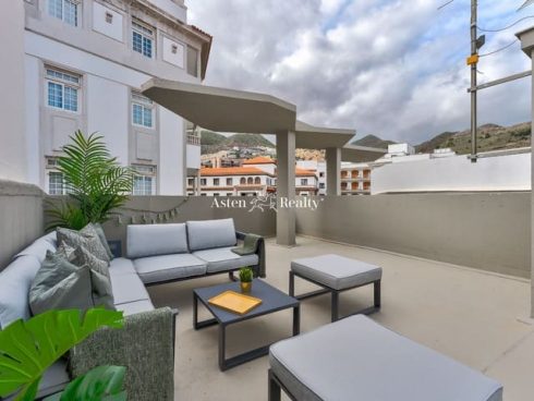 2 bedroom Penthouse for sale in Santa Cruz de Tenerife - € 375
