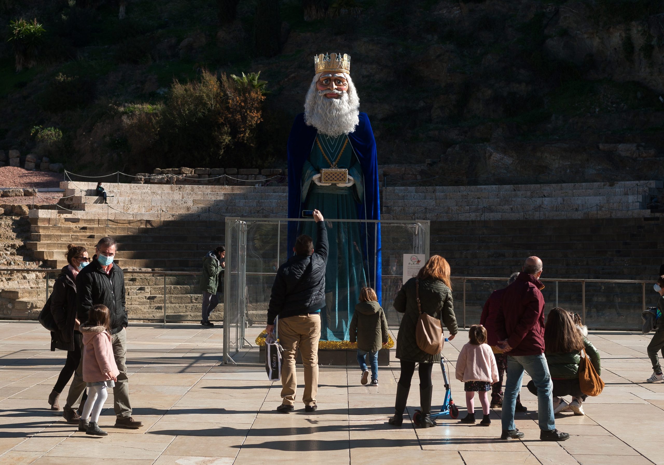 El Ayuntamiento De Málaga Ha Colocado En Calles Y Plazas Figuras Gigantes De Los Reyes Magos