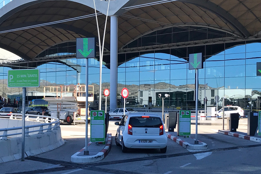 Off Site Car Parking Company Workers Scam Costa Blanca Airport In Spain With Multiple Free Stays