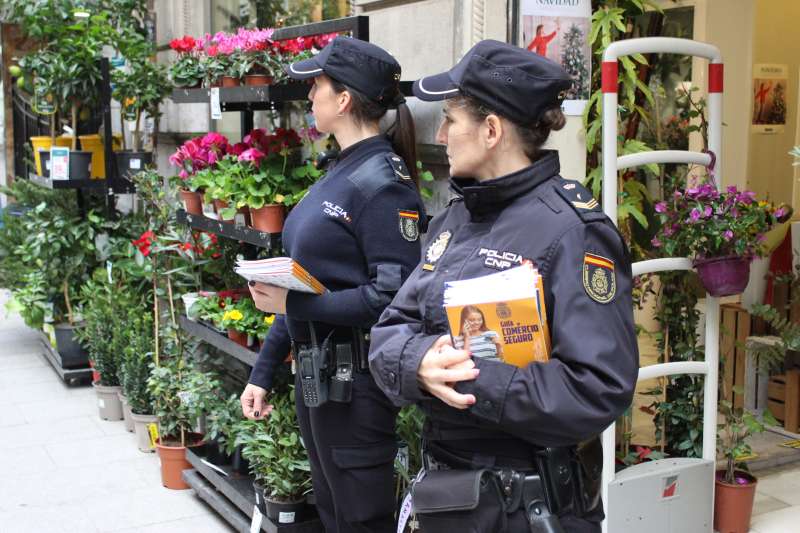 Police patrols stepped up for holiday season in busy shopping areas of Spain’s Costa Blanca
– News X