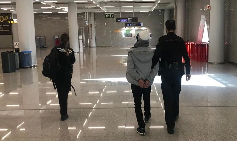 Un bandolero que acosaba a los turistas de toda España y Europa ha sido expulsado del aeropuerto de Palma de Mallorca