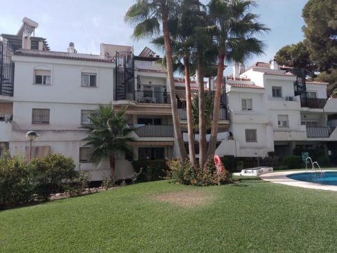 2 bedroom Apartment for sale in Torremolinos with pool garage – € 191,000