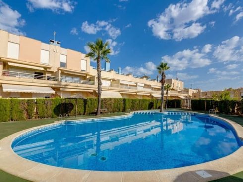 2 bedroom Apartment for sale in Orihuela Costa with pool - € 230