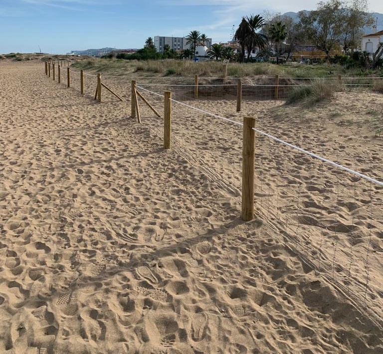 Costa Blanca Resort In Spain Erects Fence To Protect Nesting Birds In Sand Dunes