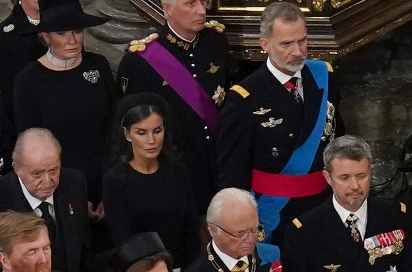 El rey Felipe de España se reunirá con el padre Juan Carlos en un segundo funeral real en menos de cinco meses
