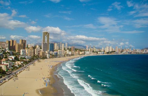 British tourist in Spain's Benidorm dials his stolen mobile phone with police answering it